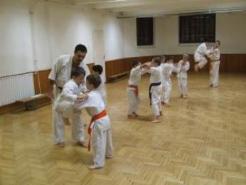 GYEREK  KYOKUSHIN KARATE